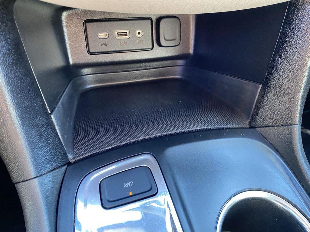 used 2024 Chevrolet Equinox car, priced at $23,594
