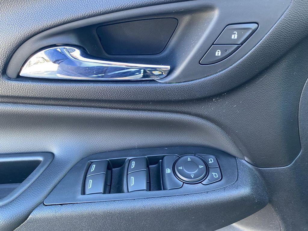 used 2020 Chevrolet Equinox car, priced at $18,999