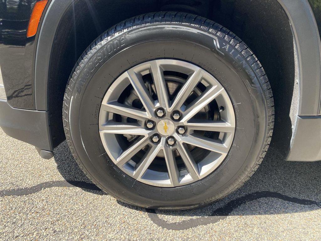 used 2023 Chevrolet Traverse car, priced at $29,999