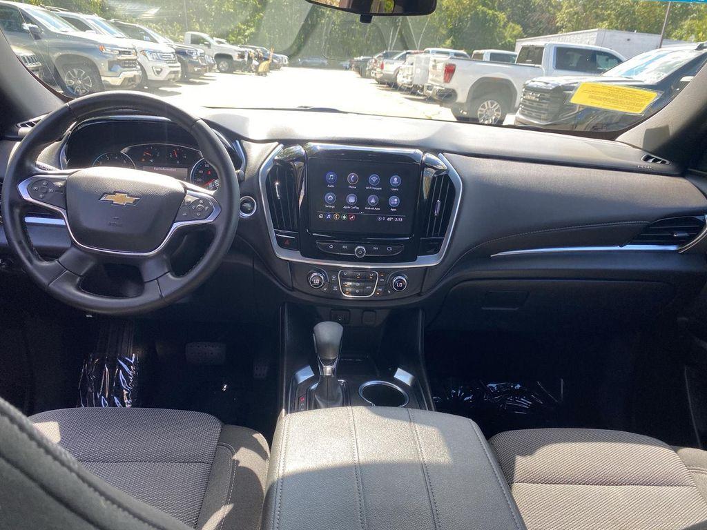 used 2023 Chevrolet Traverse car, priced at $29,999