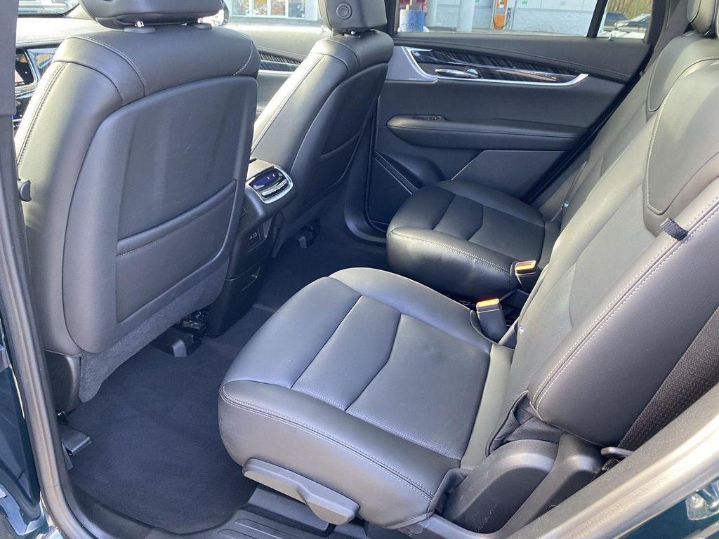 used 2025 Cadillac XT6 car, priced at $43,999