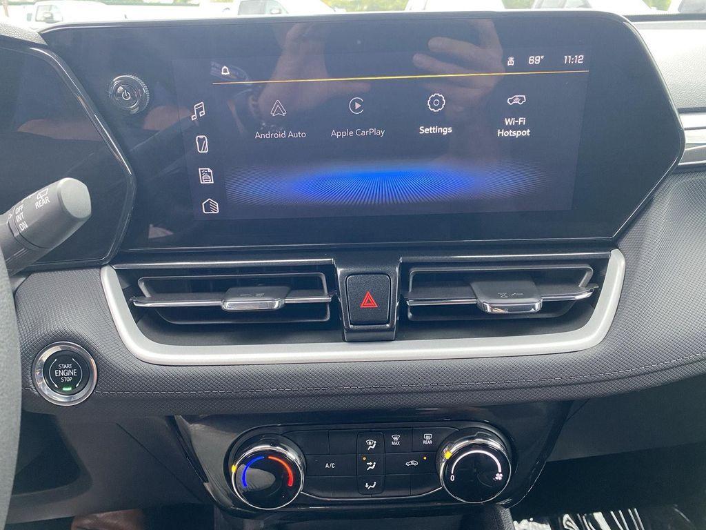 used 2024 Chevrolet TrailBlazer car, priced at $23,999