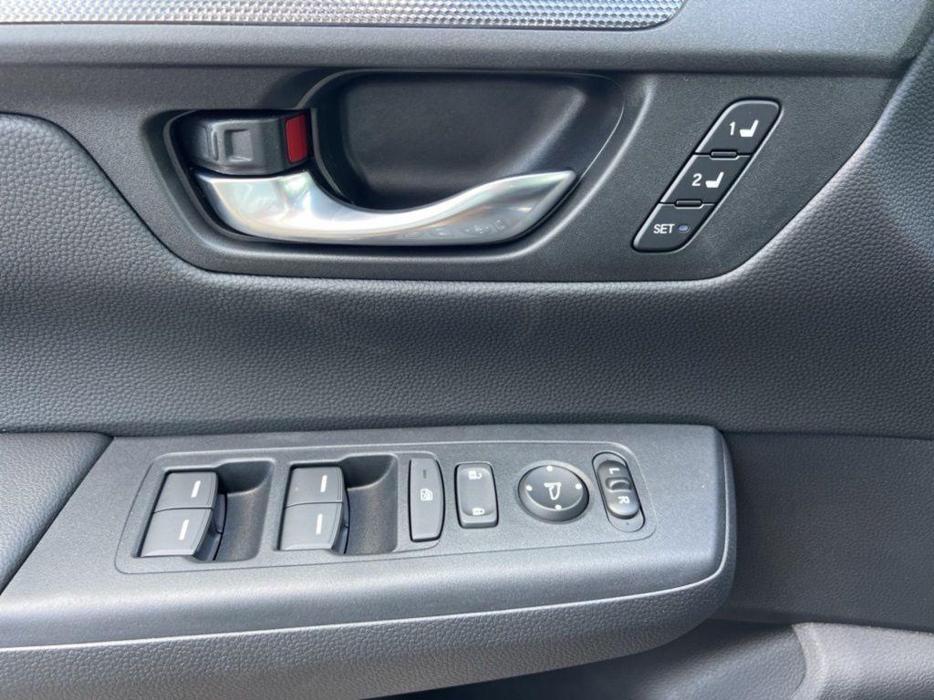 new 2026 Honda CR-V Hybrid car, priced at $40,175