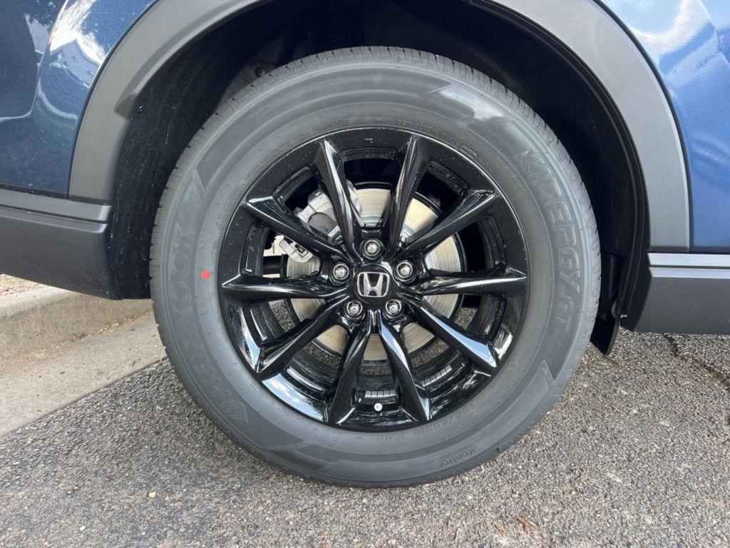 new 2026 Honda CR-V Hybrid car, priced at $40,175