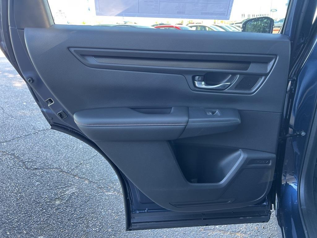 new 2026 Honda CR-V Hybrid car, priced at $40,175