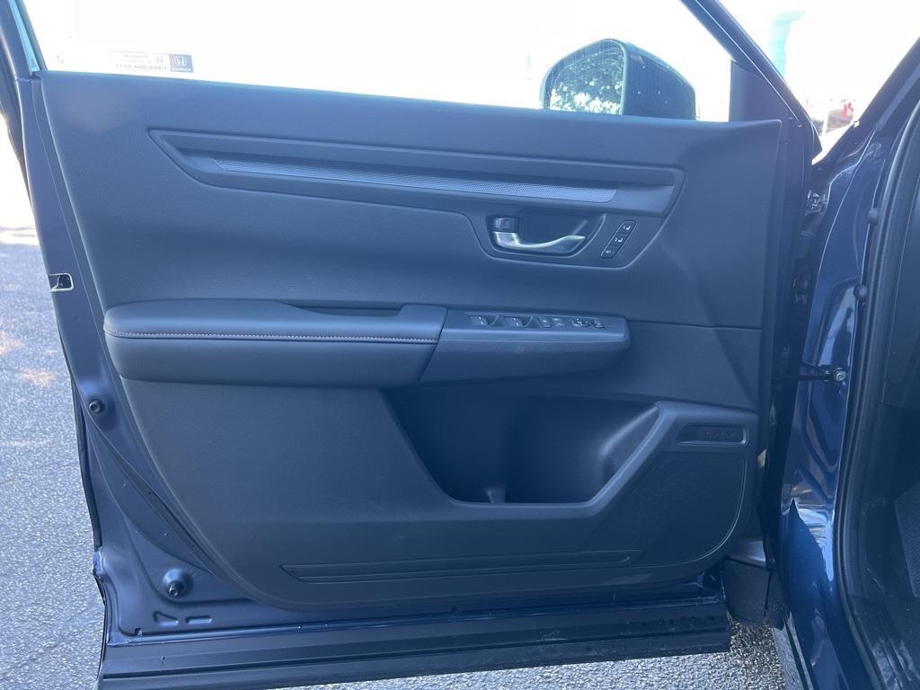 new 2026 Honda CR-V Hybrid car, priced at $40,175