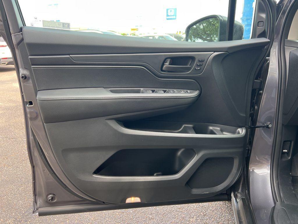 new 2026 Honda Odyssey car, priced at $44,290