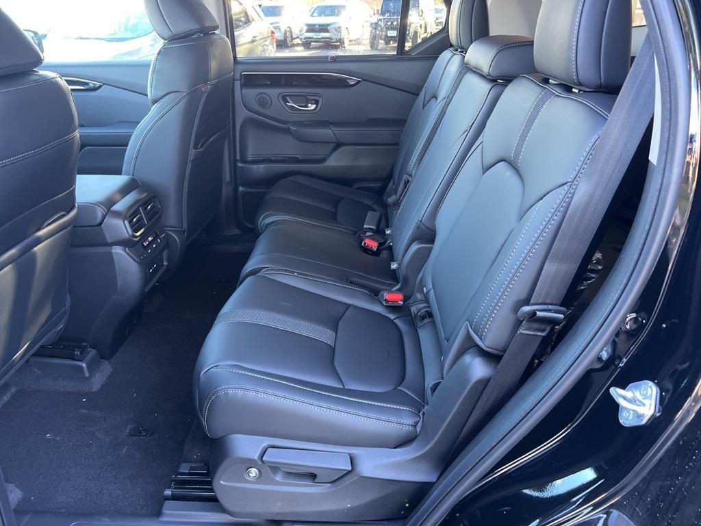 new 2025 Honda Pilot car, priced at $43,495