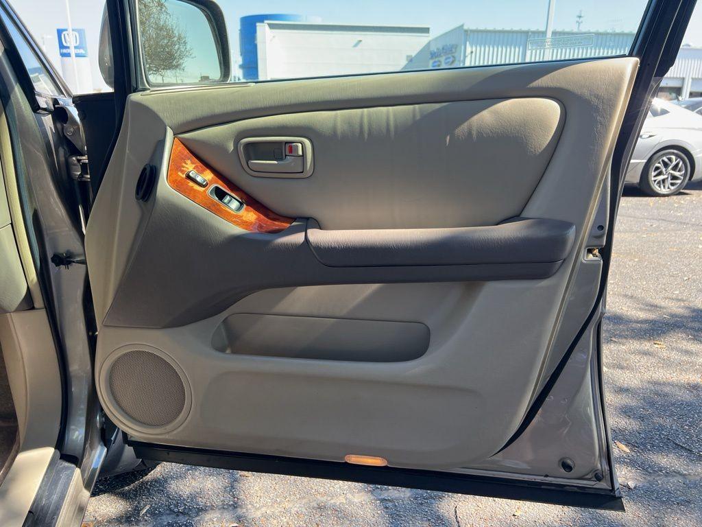 used 2000 Lexus RX 300 car, priced at $5,798