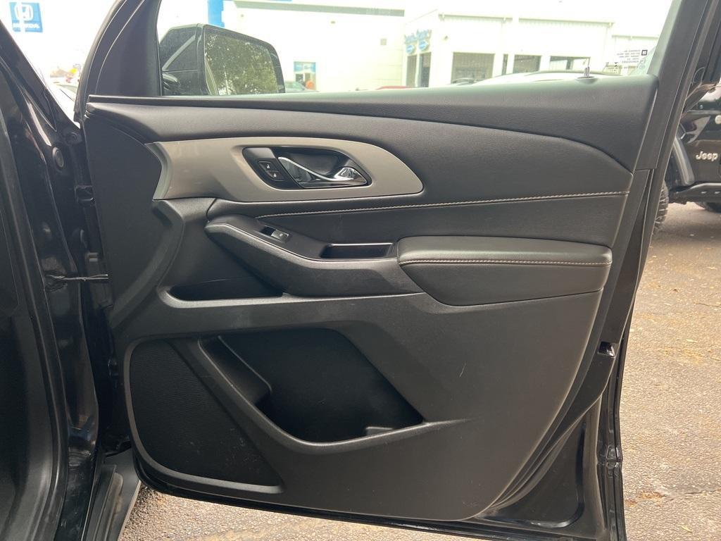 used 2020 Chevrolet Traverse car, priced at $14,512