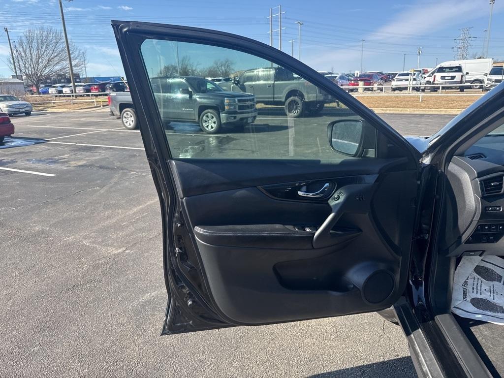 used 2020 Nissan Rogue car, priced at $15,824