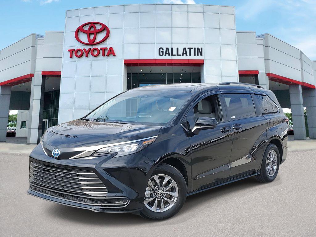 used 2025 Toyota Sienna car, priced at $45,925