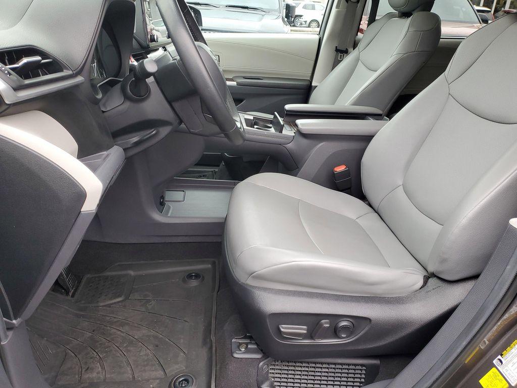 used 2024 Toyota Sienna car, priced at $45,726
