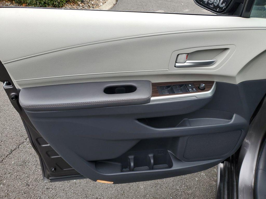 used 2024 Toyota Sienna car, priced at $45,726