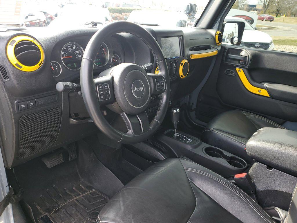 used 2015 Jeep Wrangler Unlimited car, priced at $18,472