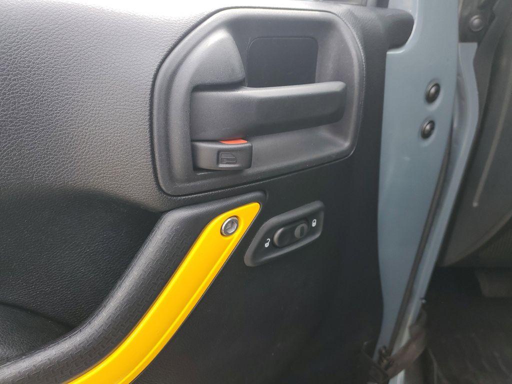 used 2015 Jeep Wrangler Unlimited car, priced at $18,472