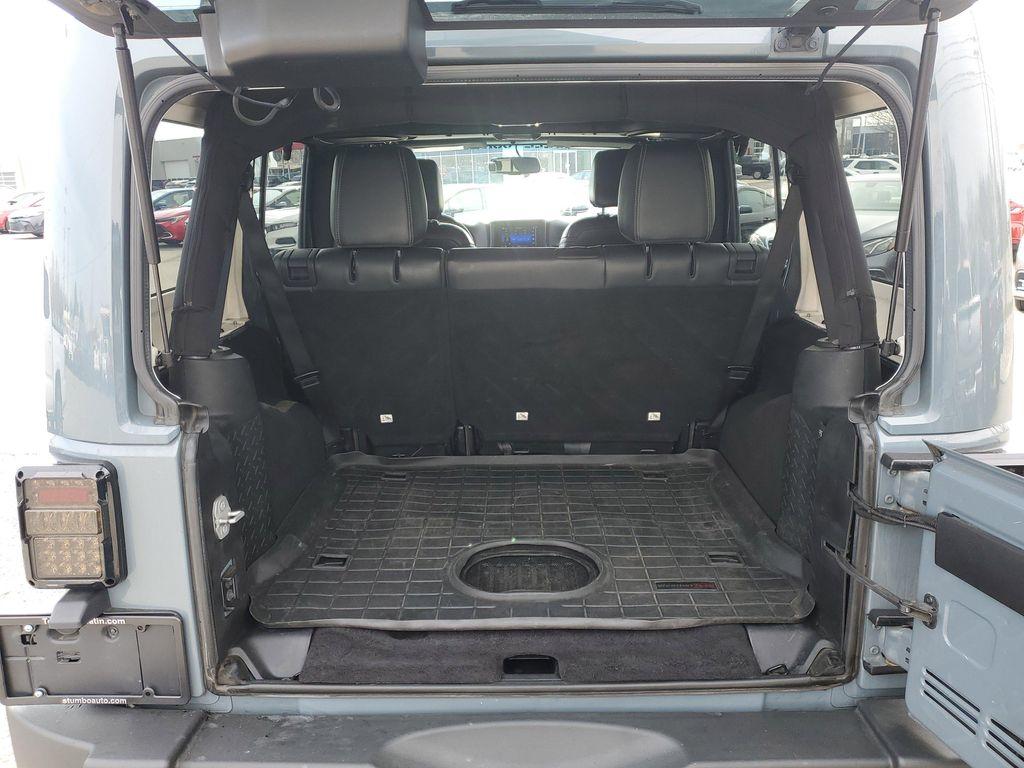 used 2015 Jeep Wrangler Unlimited car, priced at $18,472