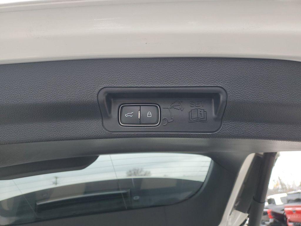 used 2022 Ford Explorer car, priced at $27,294