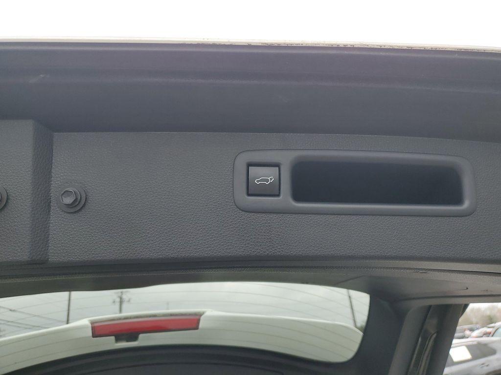 used 2021 Toyota Highlander car, priced at $25,117