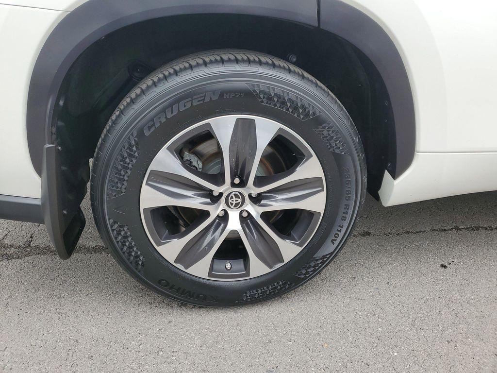 used 2021 Toyota Highlander car, priced at $25,117