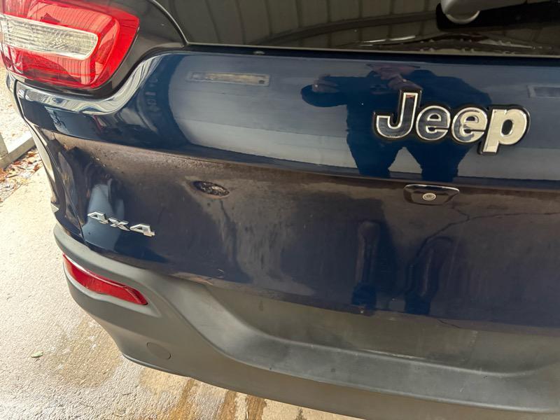 used 2018 Jeep Cherokee car, priced at $11,995