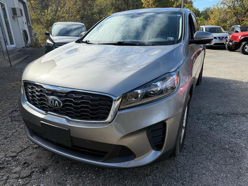 Gray 2019 Kia Sorento LX