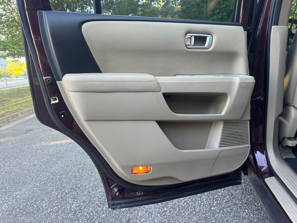 used 2011 Honda Pilot car, priced at $5,500