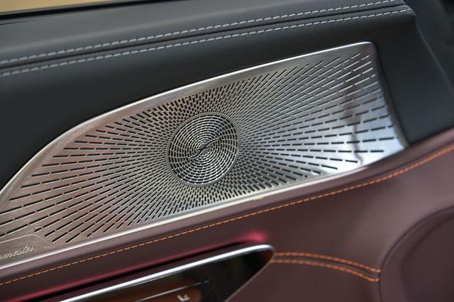 Mercedes-Benz SL view 37