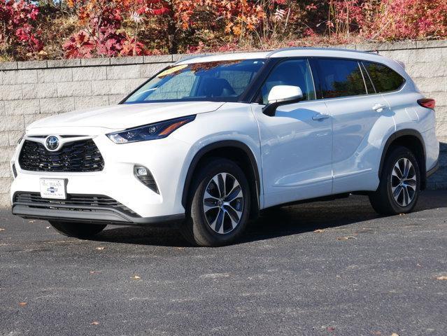 used 2022 Toyota Highlander car, priced at $37,777