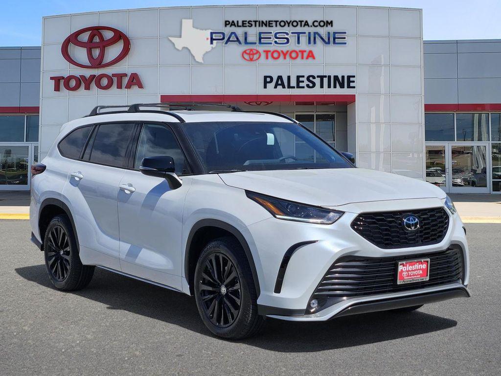 new 2026 Toyota Highlander car, priced at $54,011