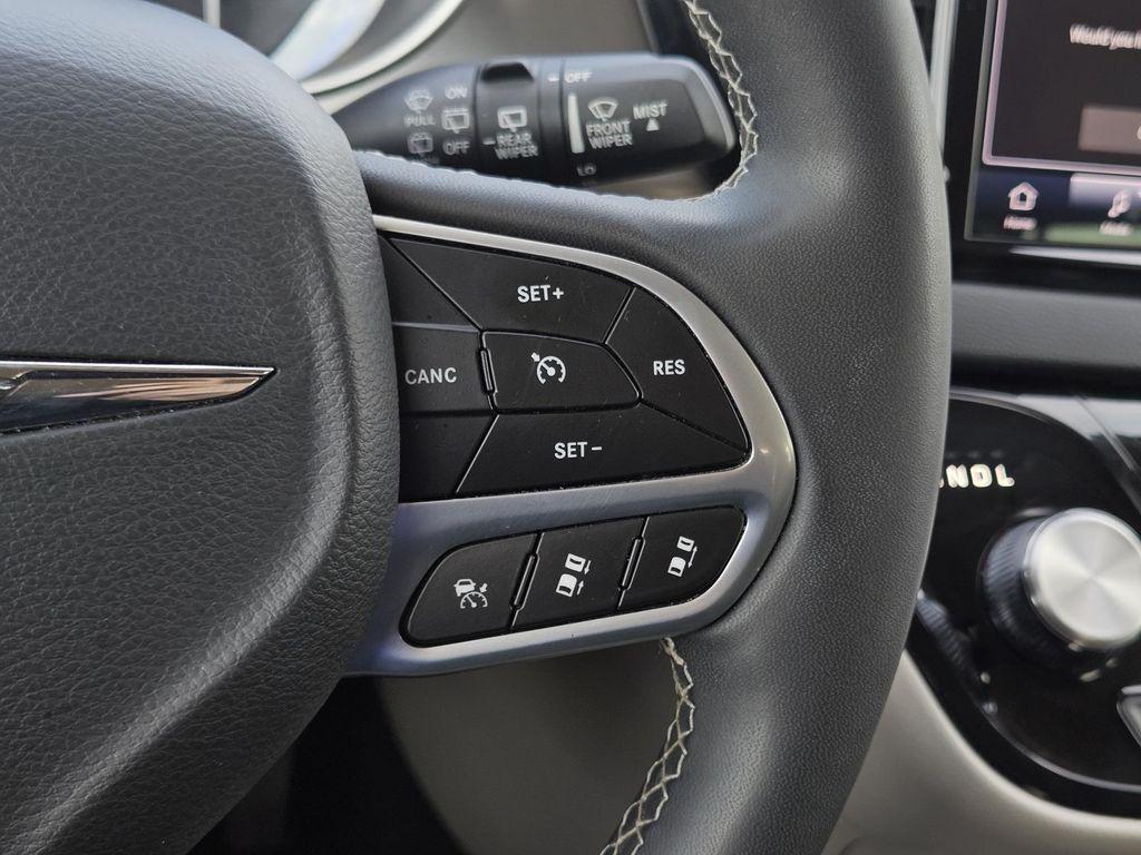 used 2023 Chrysler Pacifica car, priced at $23,816