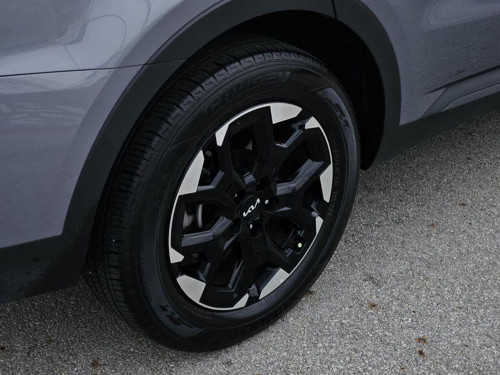 used 2024 Kia Sorento car, priced at $24,989