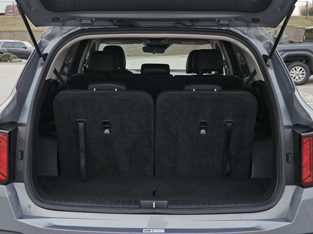 used 2024 Kia Sorento car, priced at $24,989