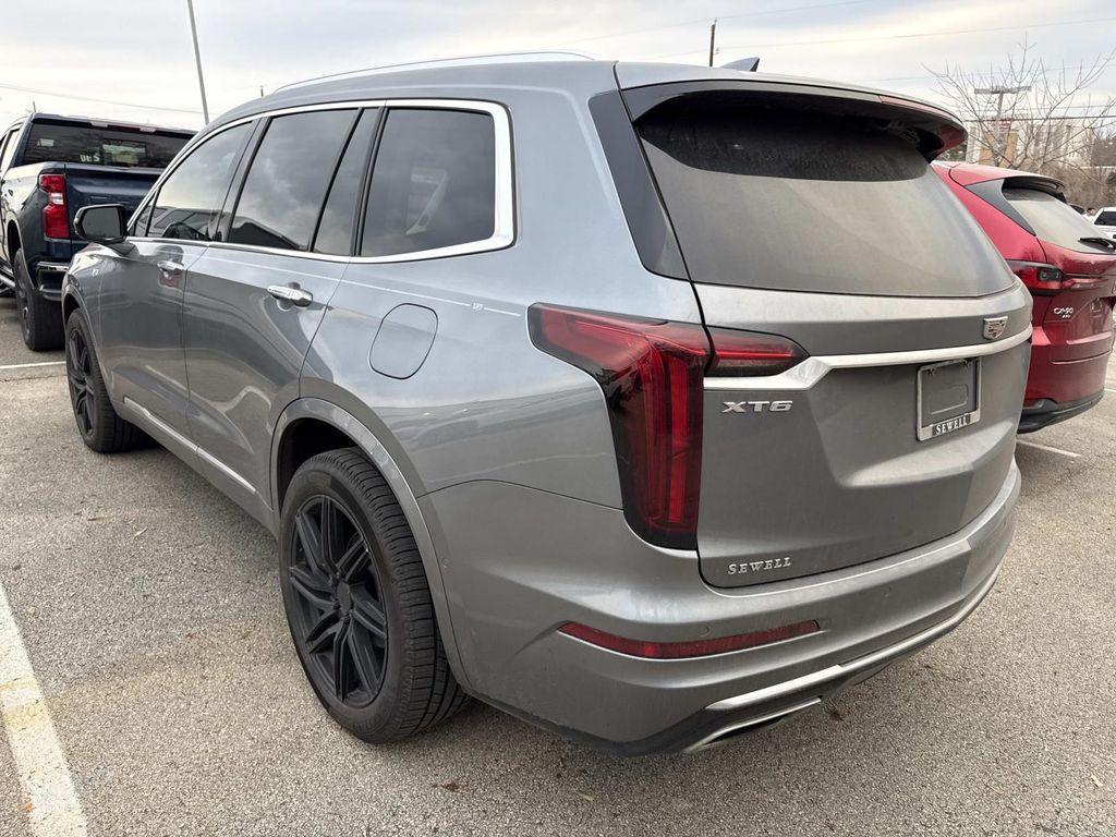 used 2022 Cadillac XT6 car, priced at $32,235