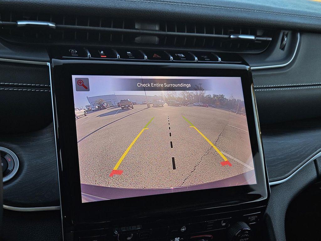 used 2022 Jeep Grand Cherokee car, priced at $29,989