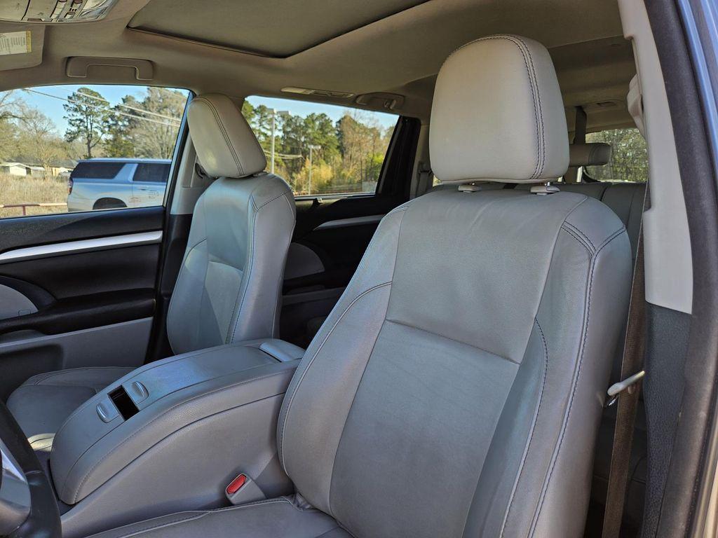 used 2016 Toyota Highlander car, priced at $15,388