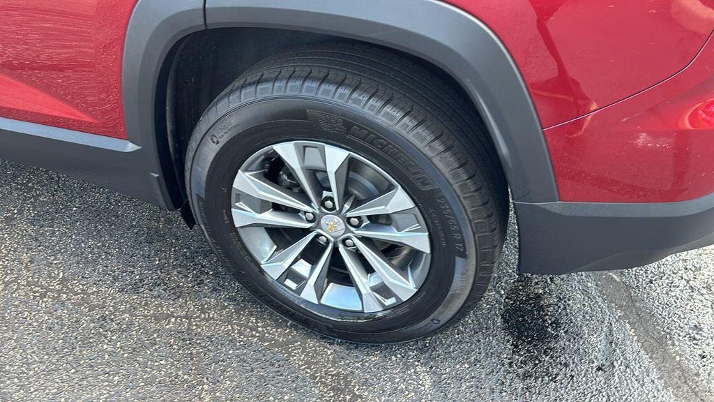 used 2025 Chevrolet Equinox car, priced at $24,435