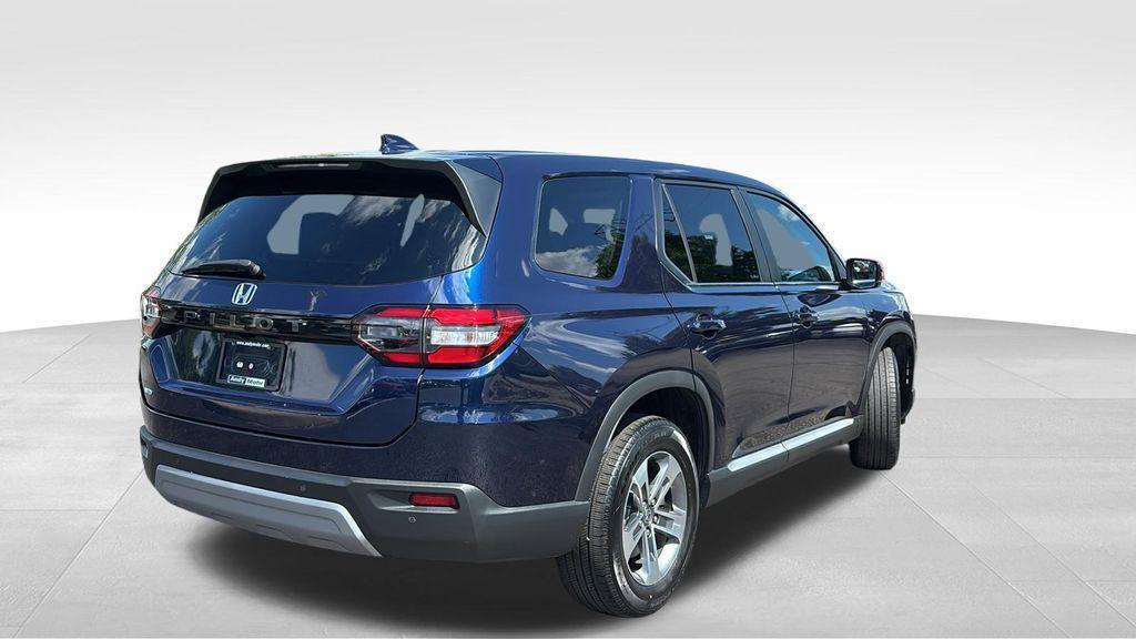 used 2025 Honda Pilot car, priced at $39,104