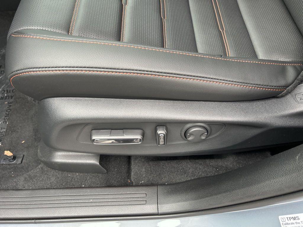 new 2026 Honda CR-V Hybrid car, priced at $40,615