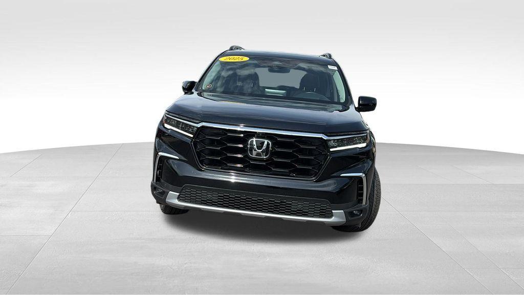 used 2025 Honda Pilot car, priced at $49,380