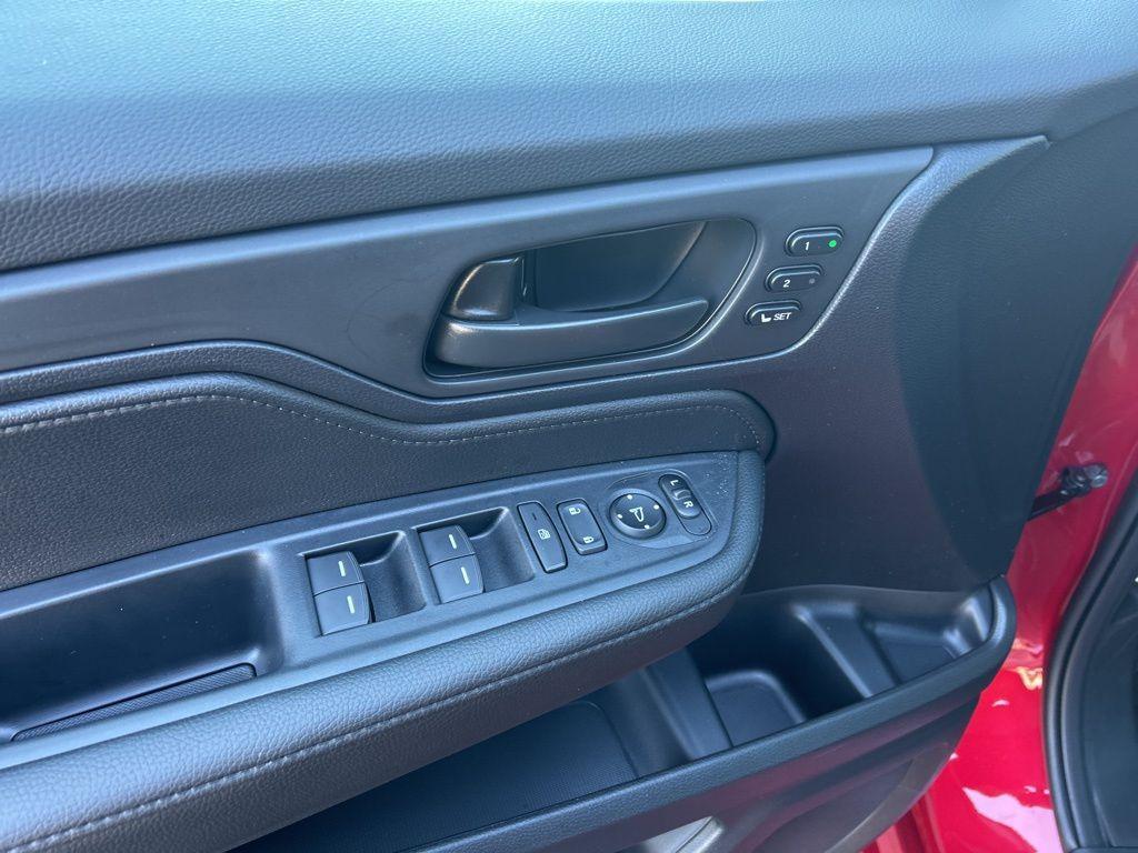 new 2026 Honda Odyssey car, priced at $46,345