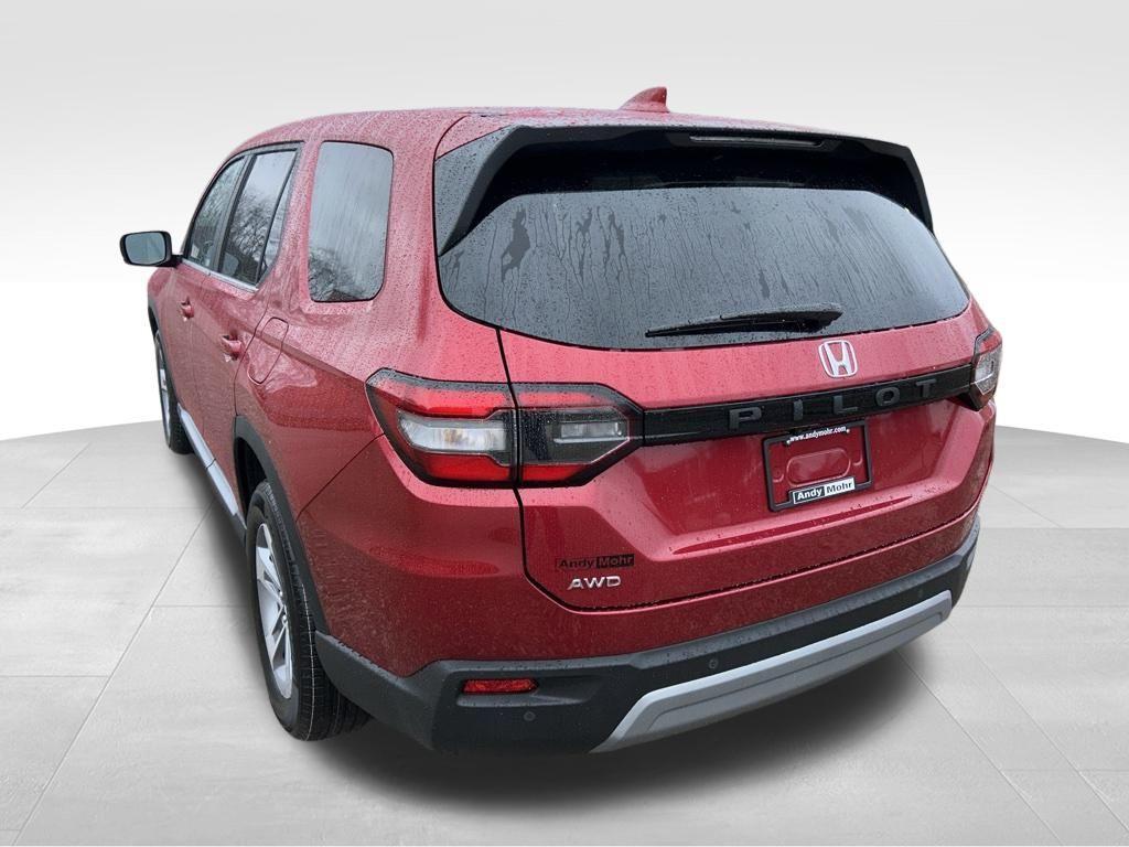 new 2025 Honda Pilot car, priced at $45,342