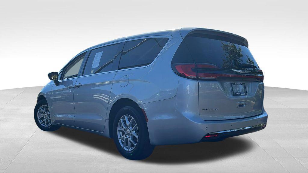 used 2024 Chrysler Pacifica car, priced at $25,982