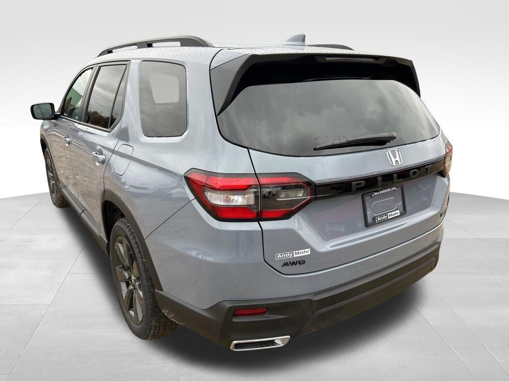 new 2025 Honda Pilot car, priced at $42,334