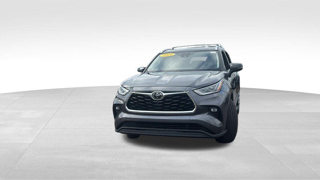used 2021 Toyota Highlander car, priced at $28,469