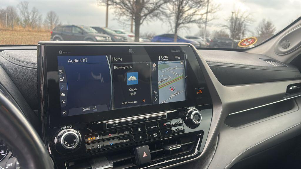 used 2021 Toyota Highlander car, priced at $28,469