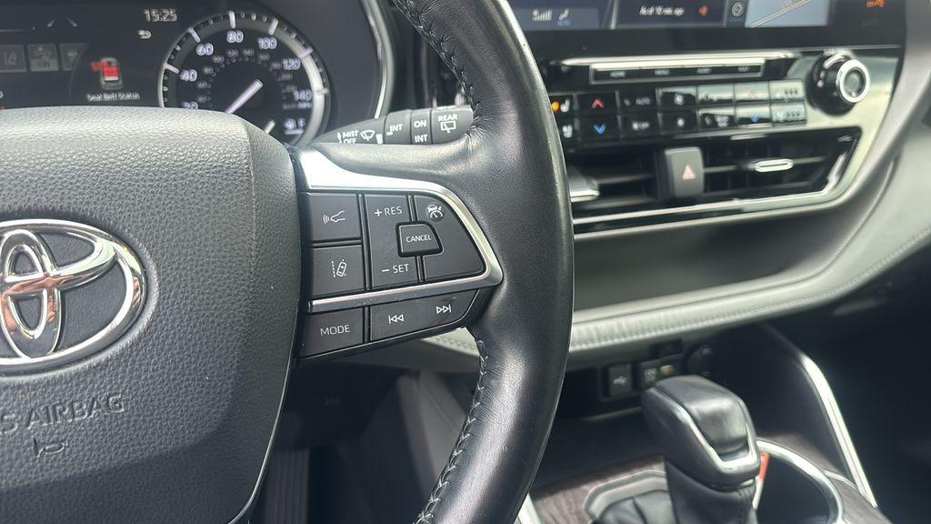 used 2021 Toyota Highlander car, priced at $28,469