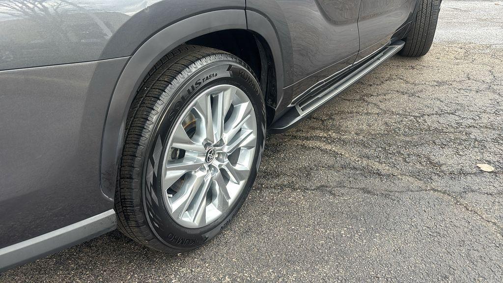 used 2021 Toyota Highlander car, priced at $28,469