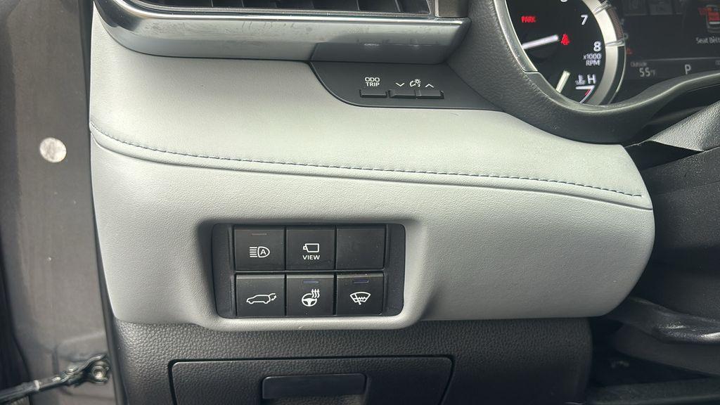 used 2021 Toyota Highlander car, priced at $28,469