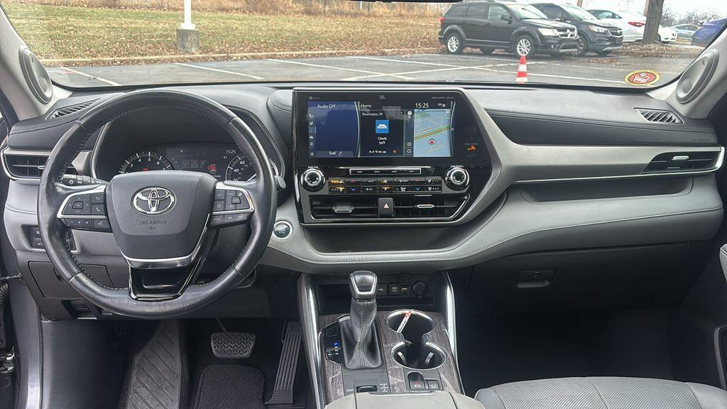 used 2021 Toyota Highlander car, priced at $28,469